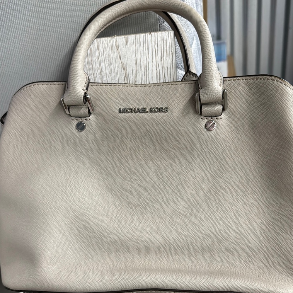 Michael Kors Cream Handbag